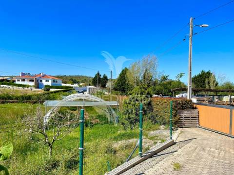 Moradia t4 e terreno com 4087 m2