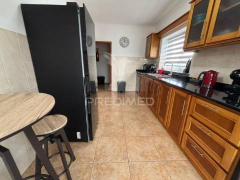 Apartamento t3 com vista mar – porto martins