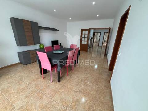 Apartamento t3 com vista mar – porto martins