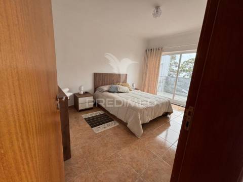Apartamento t3 com vista mar – porto martins