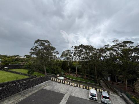 Apartamento t3 com vista mar – porto martins