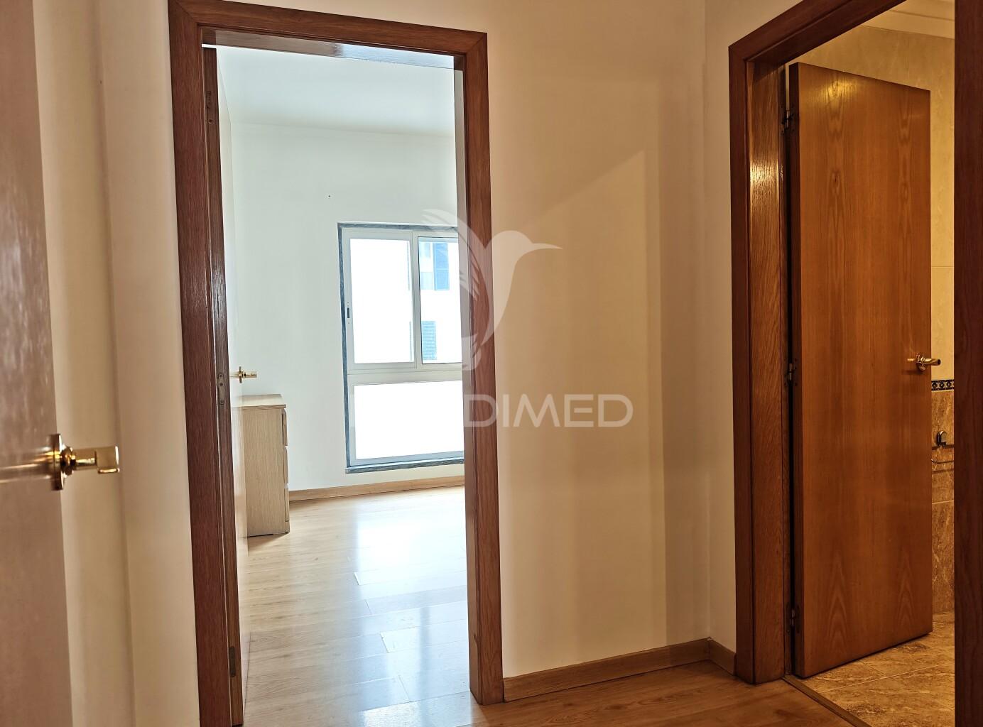 Apartamento t1 com terraço e box em palmela