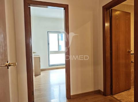 Apartamento t1 com terraço e box em palmela