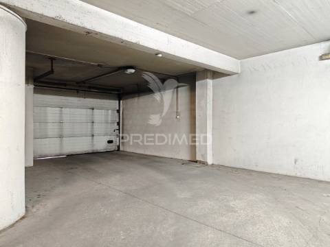 Apartamento t1 com terraço e box em palmela