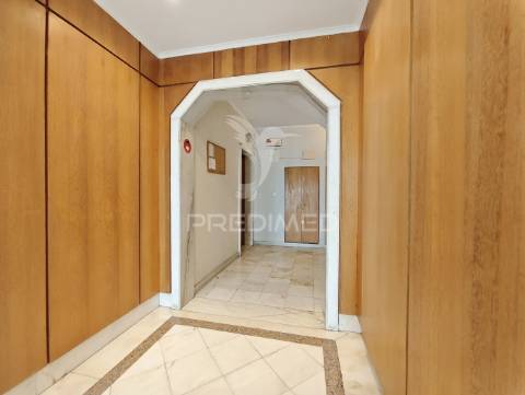 Apartamento t1 com terraço e box em palmela
