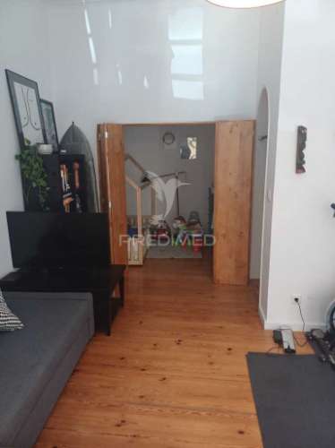Magnifico t2 com logradouro privado no centro de lisboa