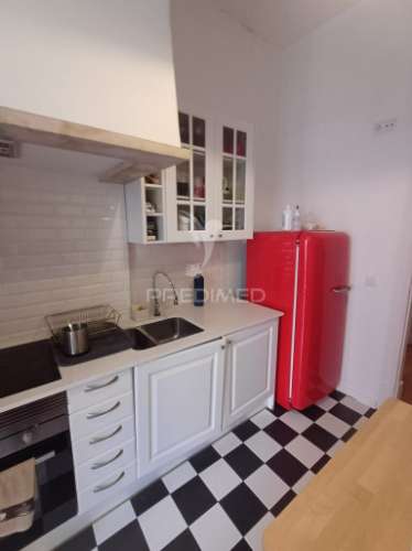 Magnifico t2 com logradouro privado no centro de lisboa
