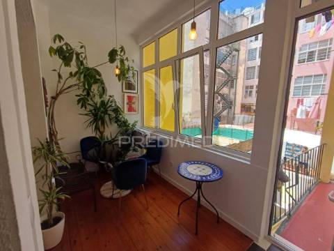 Magnifico t2 com logradouro privado no centro de lisboa