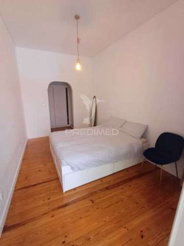 Magnifico t2 com logradouro privado no centro de lisboa