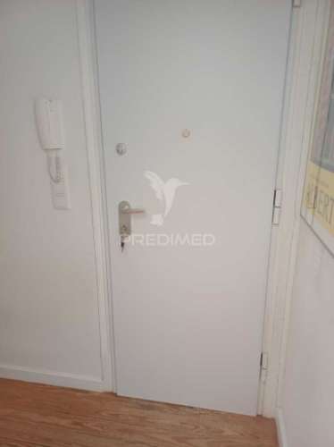 Magnifico t2 com logradouro privado no centro de lisboa