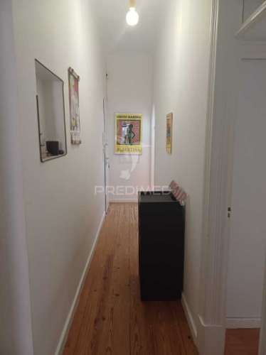 Magnifico t2 com logradouro privado no centro de lisboa