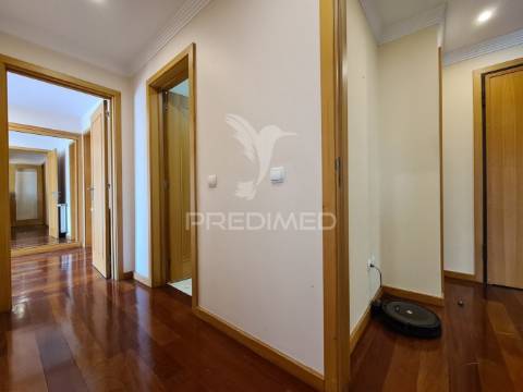 Arrenda-se apartamento t2, condomínio fechado, santo ovídio
