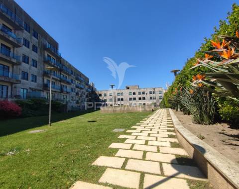 Arrenda-se apartamento t2, condomínio fechado, santo ovídio