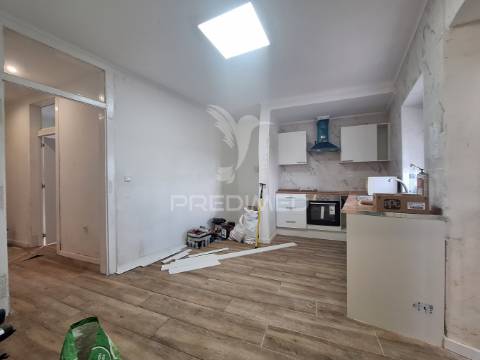 Moradia t4, com terreno, são miguel do rio torto, abrantes