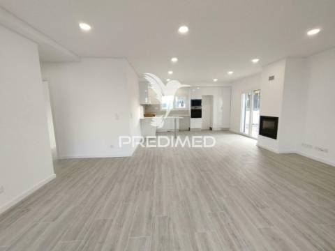 Suíte c/closet, garagem: 32,96m2, espaço para piscina