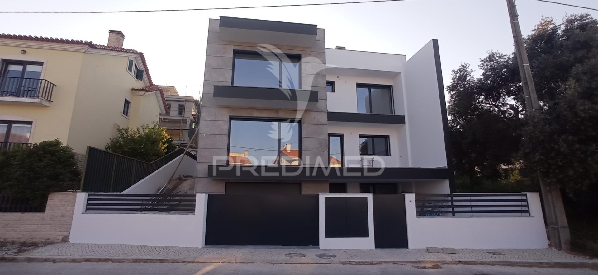 Fantástica moradia no bairro alto das eiras - em construção