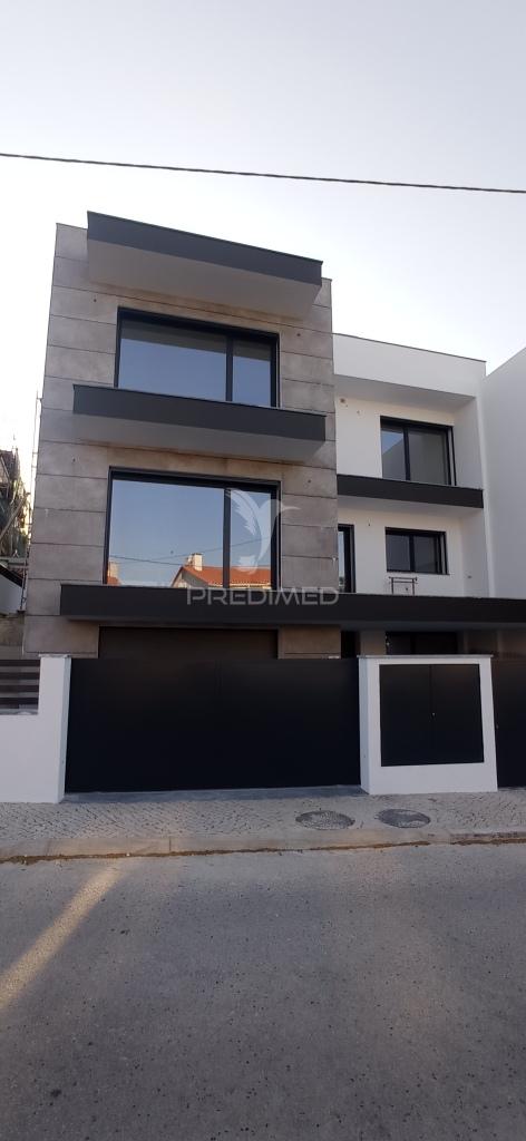Fantástica moradia no bairro alto das eiras - em construção