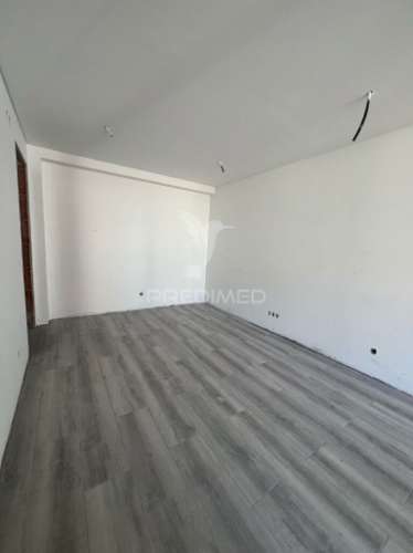 Fantástica moradia no bairro alto das eiras - em construção