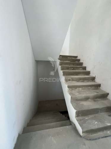 Fantástica moradia no bairro alto das eiras - em construção