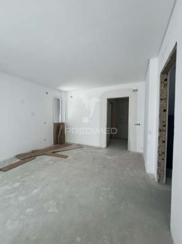 Fantástica moradia no bairro alto das eiras - em construção
