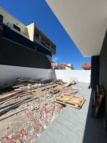 Fantástica moradia no bairro alto das eiras - em construção