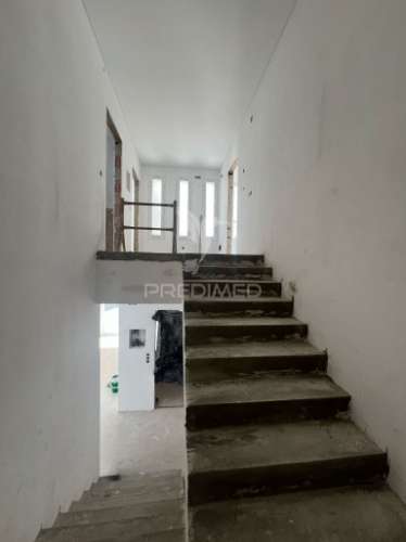Fantástica moradia no bairro alto das eiras - em construção