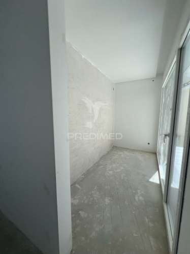 Fantástica moradia no bairro alto das eiras - em construção
