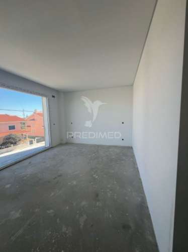 Fantástica moradia no bairro alto das eiras - em construção
