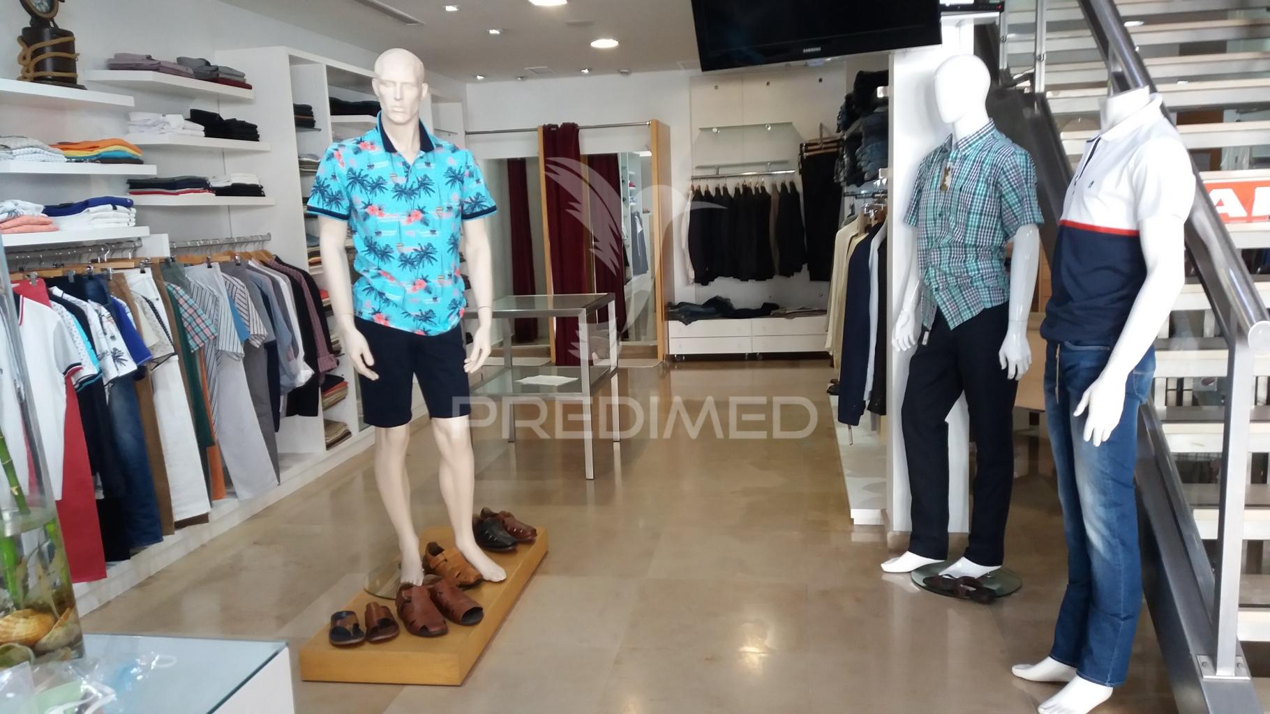Prédio comercial de 3 pisos