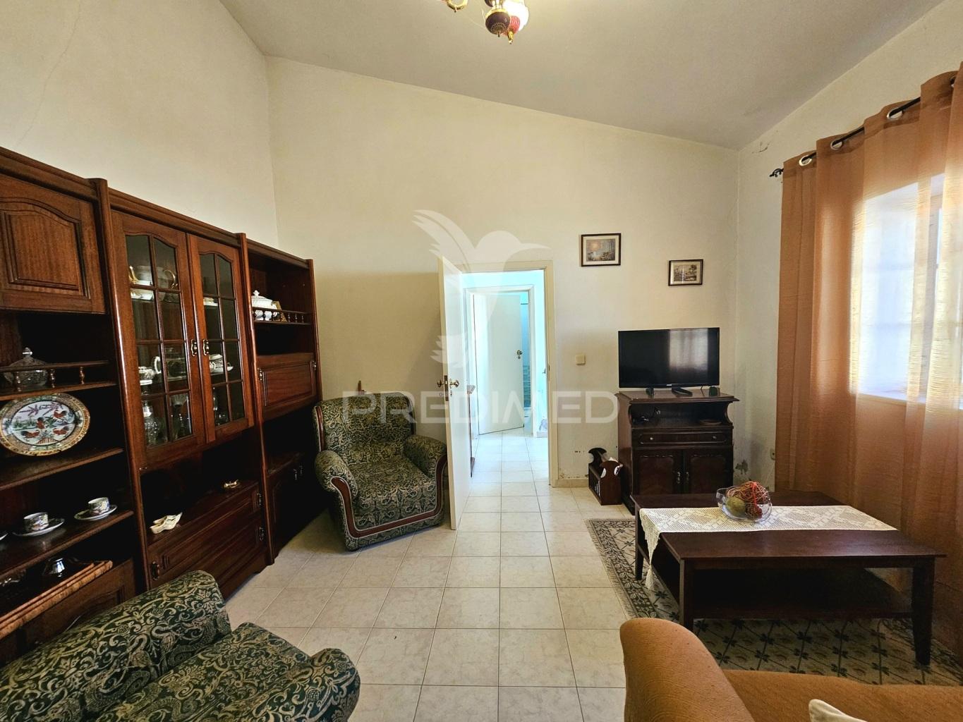 Moradia t2 + 1 em casével, castro verde