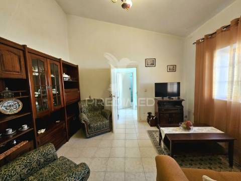 Moradia t2 + 1 em casével, castro verde