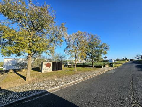Moradia t2 + 1 em casével, castro verde
