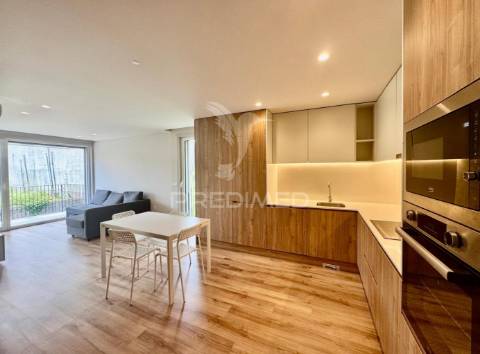 Apartamento t1 "semi - novo" - próximo à universidade