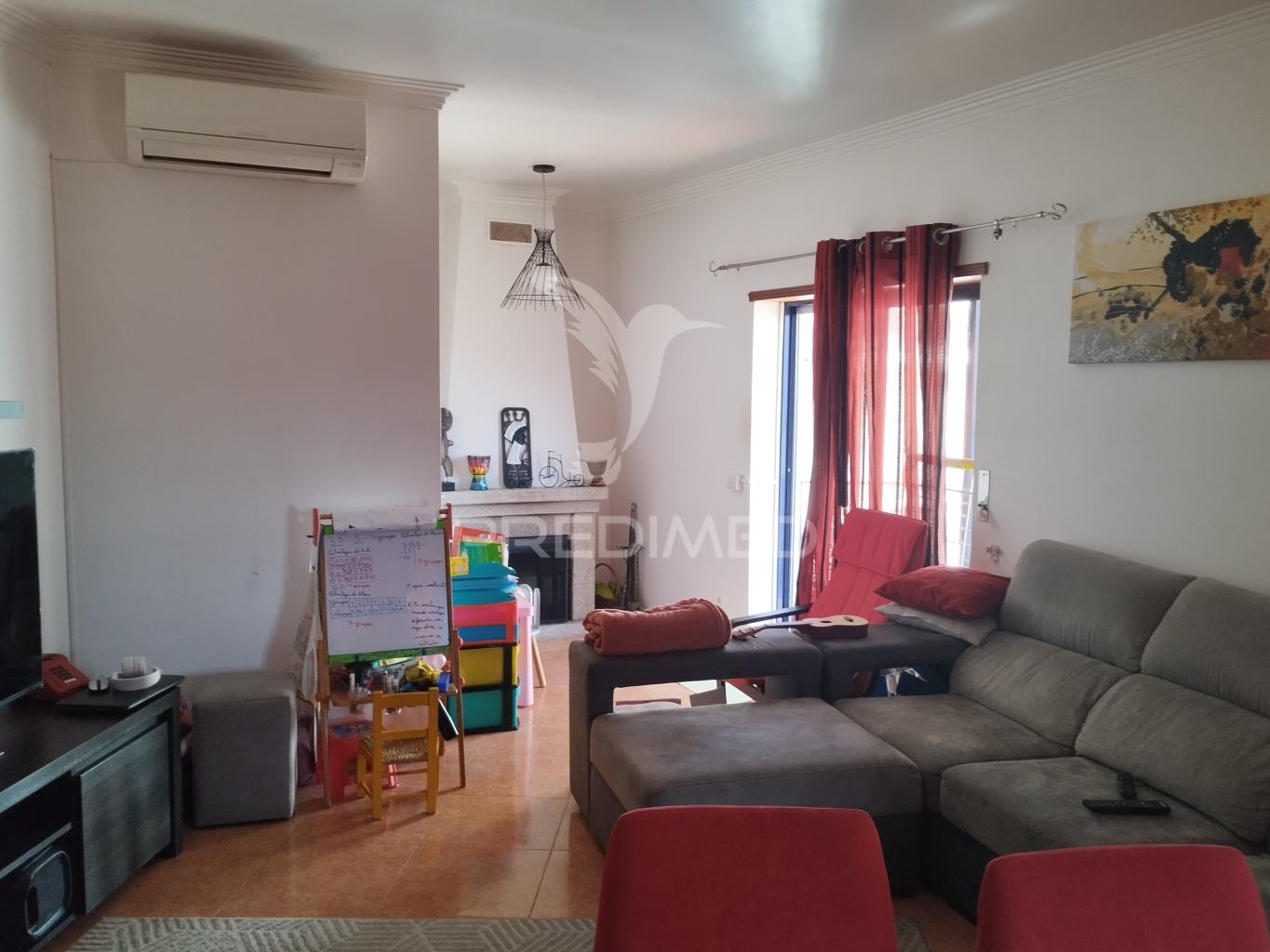 Apartamento t3 com garagem no centro da cidade.