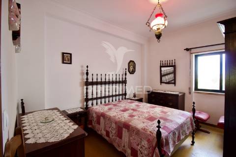 Apartamento t2 almada – rua ramiro ferrão, almada