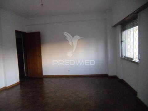 Apartamento no cacem