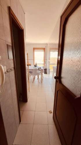 Apartamento t2+1 com garagem box