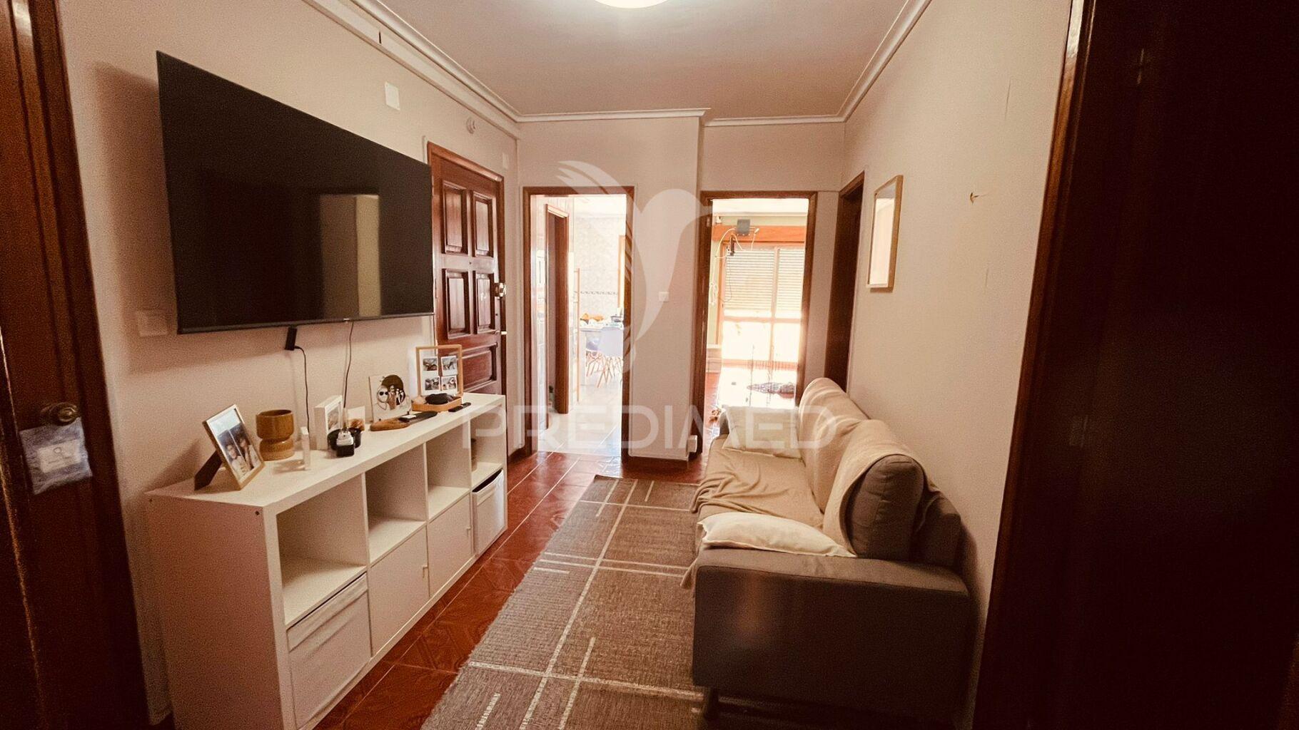 Apartamento t2+1 com garagem box