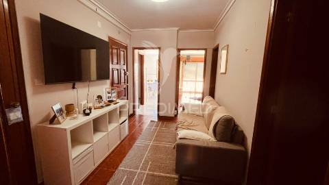 Apartamento t2+1 com garagem box