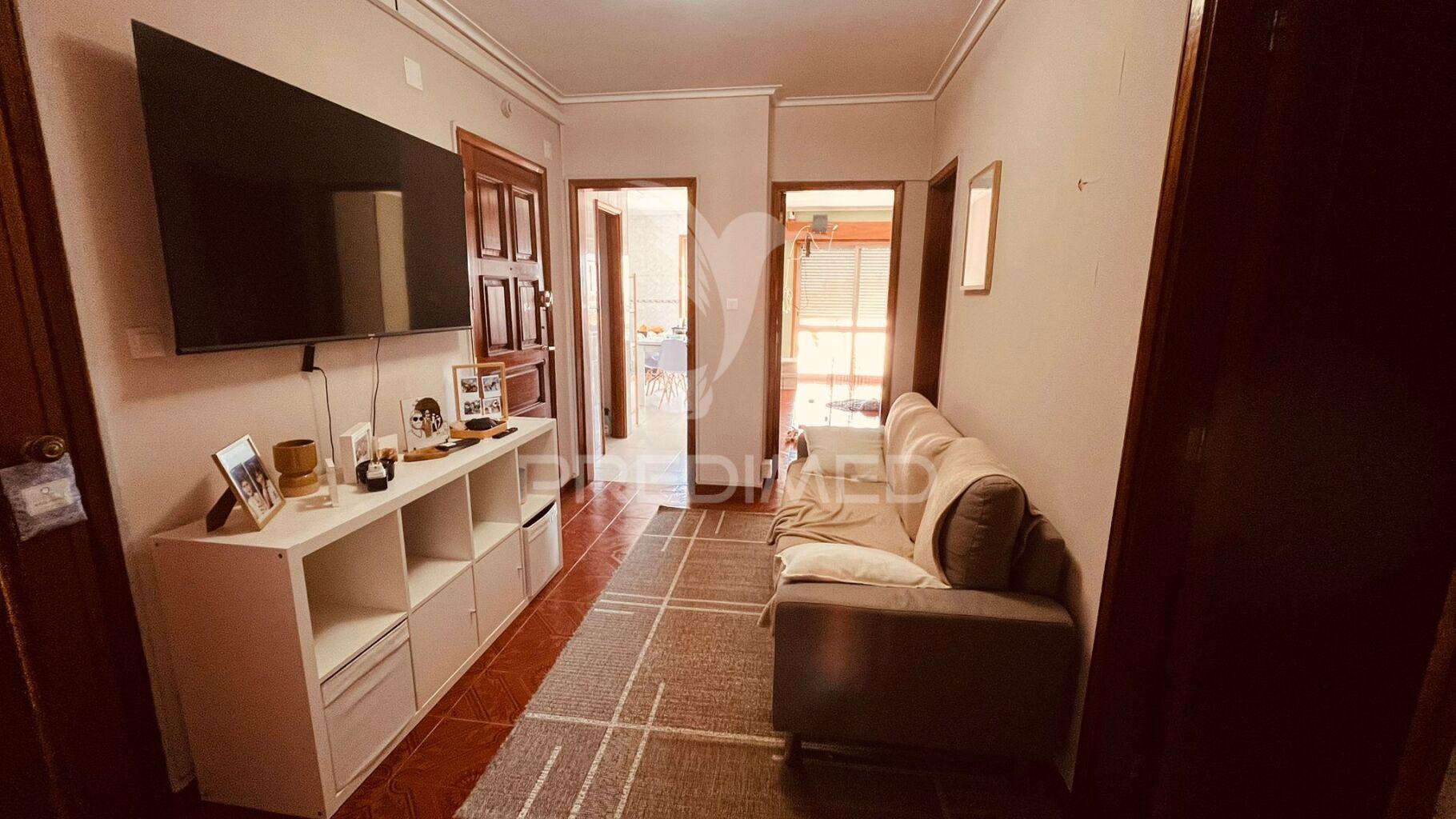 Apartamento t2+1 com garagem box