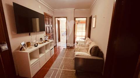Apartamento t2+1 com garagem box