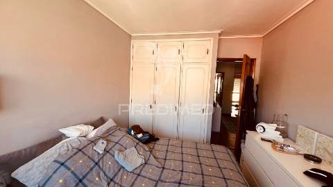 Apartamento t2+1 com garagem box