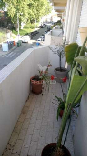 Apartamento t2+1 com garagem box