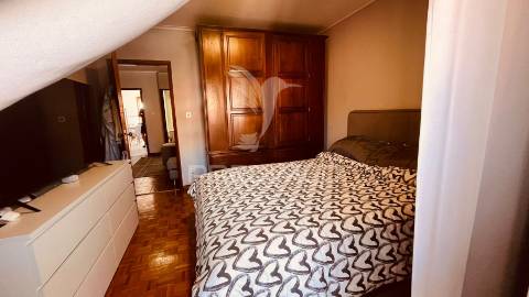 Apartamento t2+1 com garagem box
