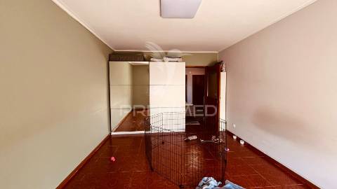 Apartamento t2+1 com garagem box