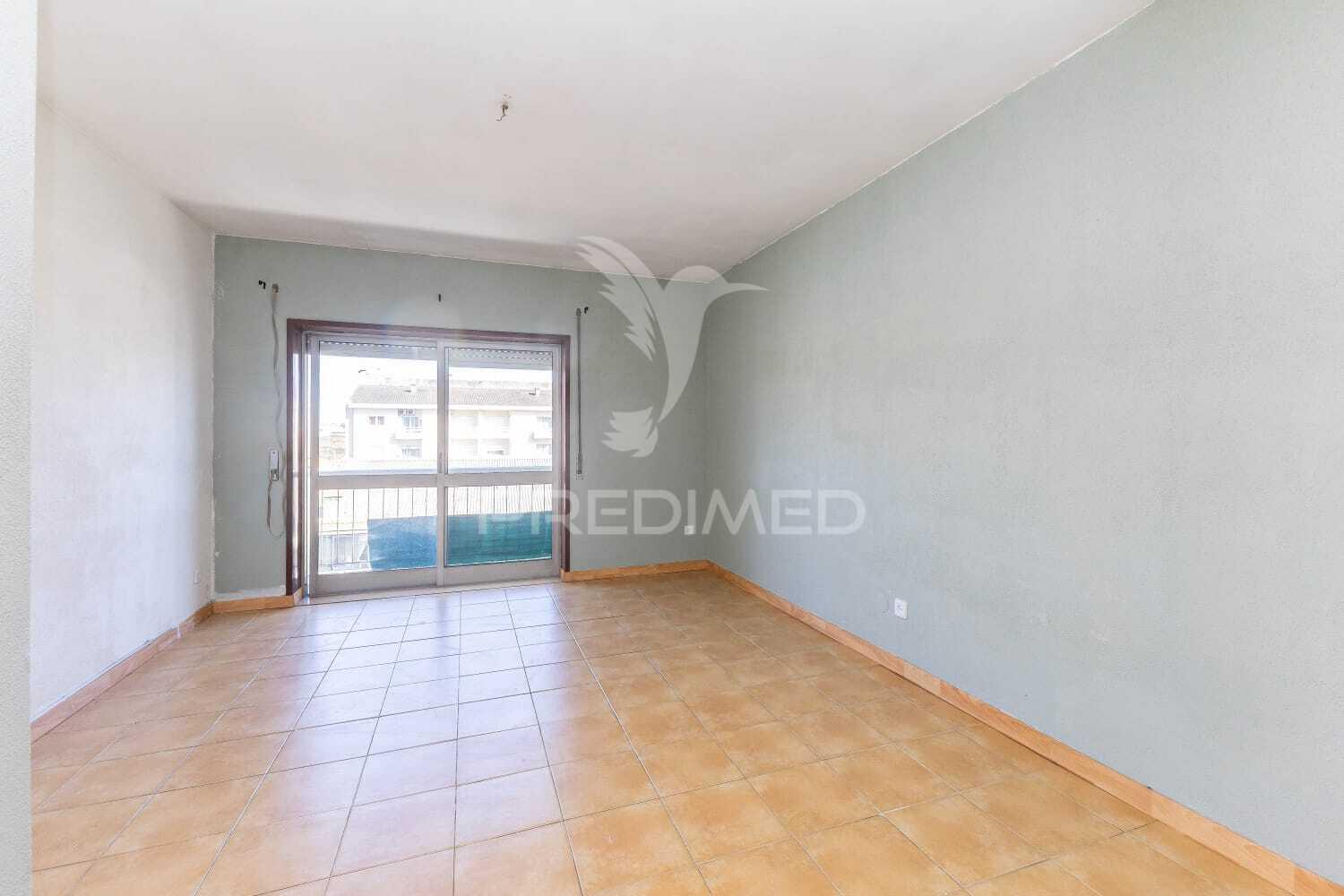 Apartamento t2+1(+2) com garagem box em rio tinto