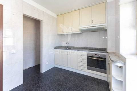 Apartamento t2+1(+2) com garagem box em rio tinto