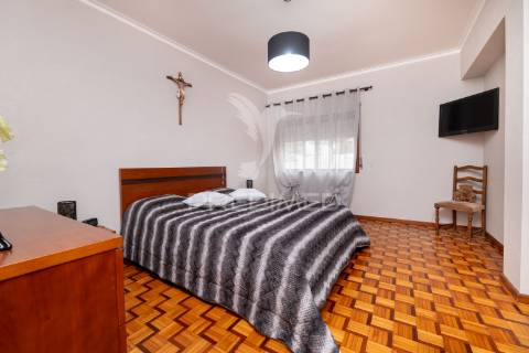 Apartamento t3 equipado e mobilado, localizado em terras de bouro.