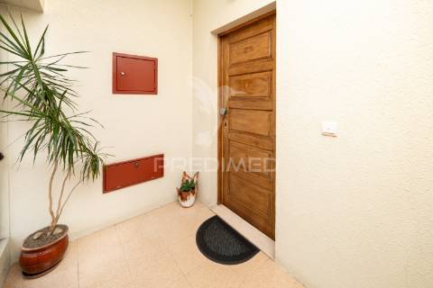 Apartamento t3 equipado e mobilado, localizado em terras de bouro.