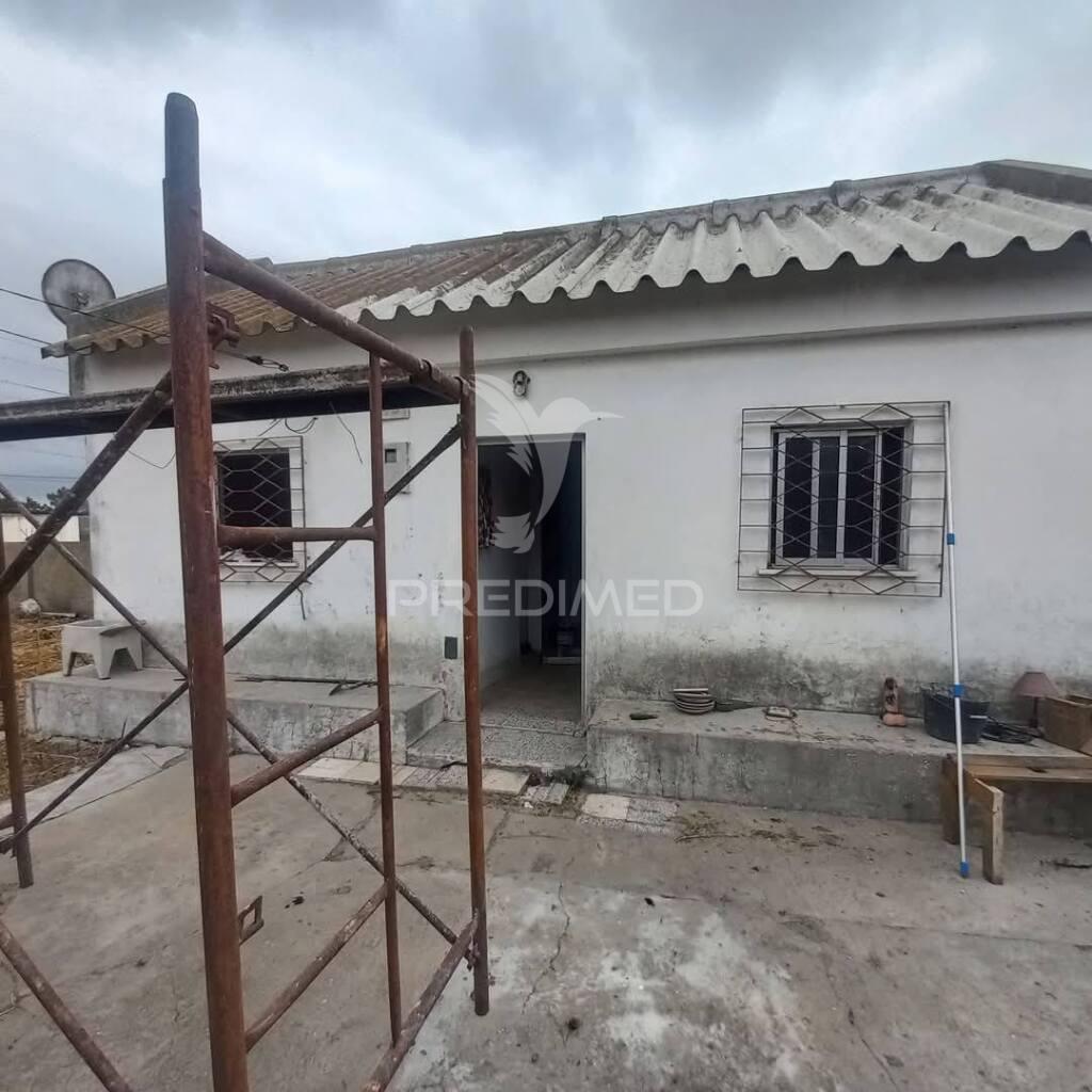 Vende se terreno com 2 moradias pinhal novo 150.000€